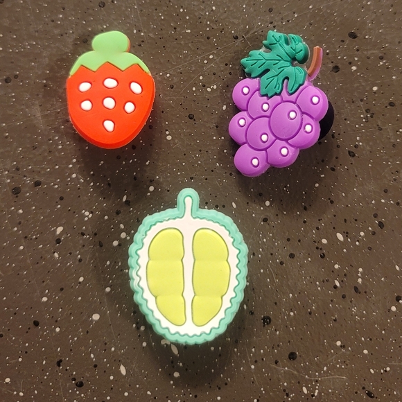NEW 3pc Bundle Fruit Croc Charms - Picture 3 of 4